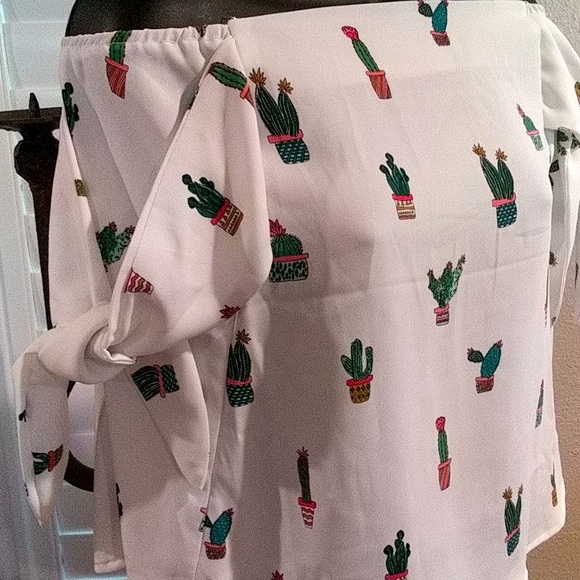 NWT DO + BE Drop Shoulder Top, White w Cactus - Picture 4 of 8